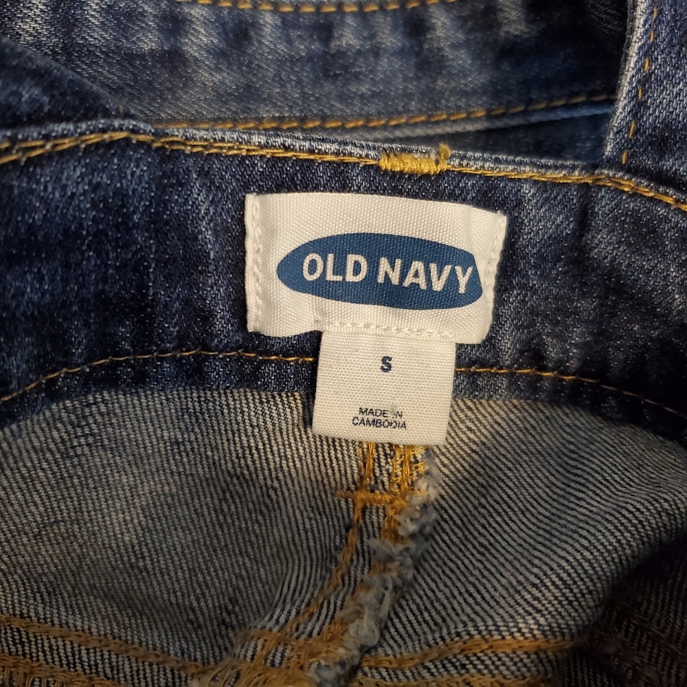 Old Navy Medium Wash Shortalls - Picture 5 of 7